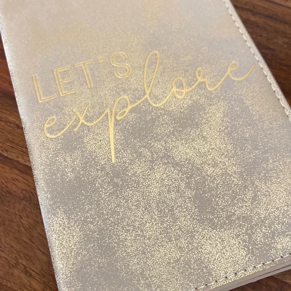 Mudpie Travel Wallet Passport Holder NEW,‎ Travel, Passport, Summer, Vacay